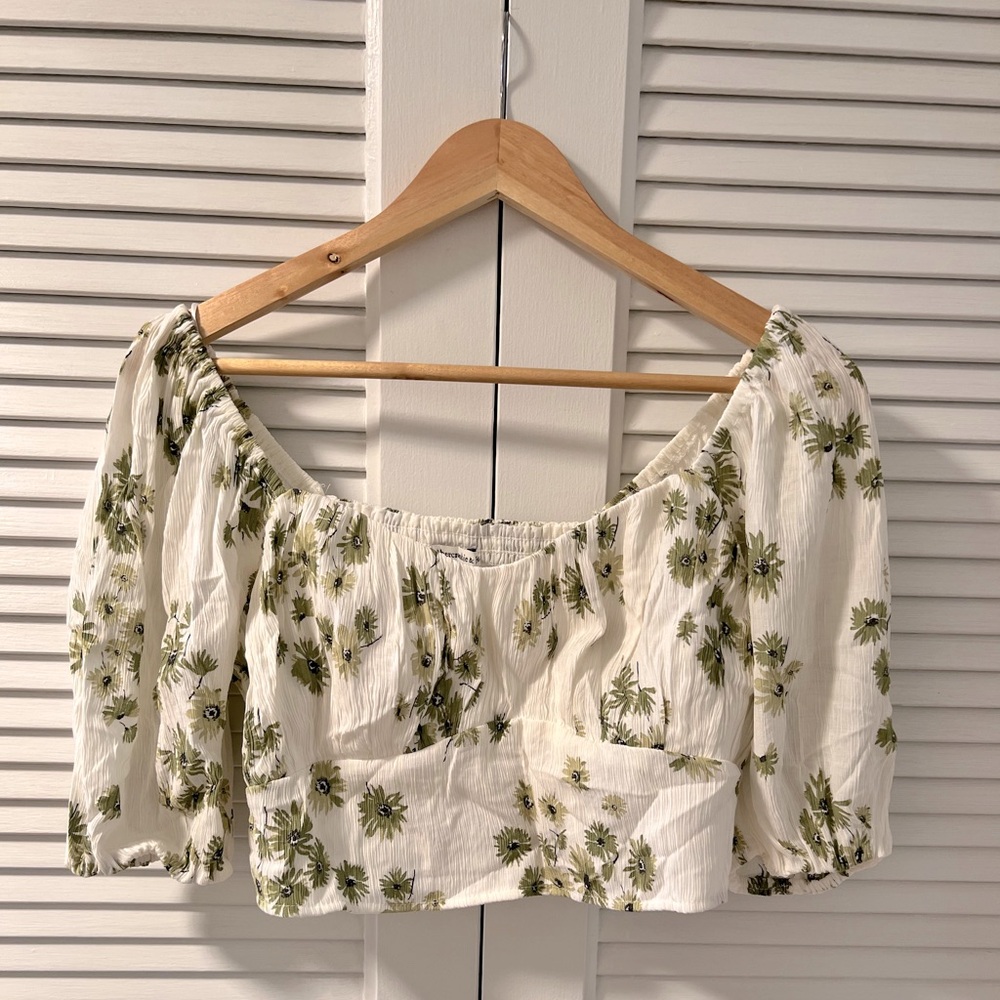 Abercrombie crop floral shirt